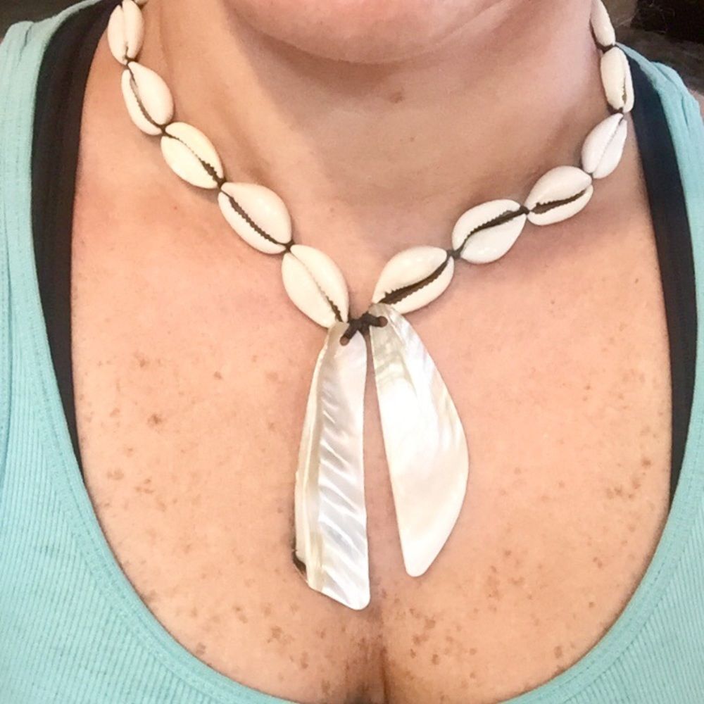 π Natural Pooka Shell necklace π - Picture 5 of 6